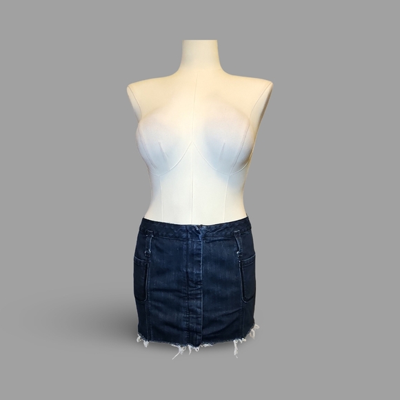 Venezia Frayed Hem Denim Micro Mini Skirt 20 Plus Dark Wash Blue y2K Alternative - Picture 1 of 7